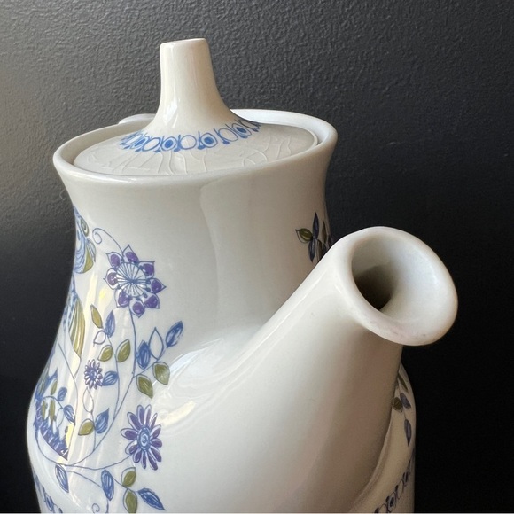 Vintage Figgjo Lotte Norway White and Blue Teapot Coffee Pot As Is Whimsical 60s - Picture 3 of 9